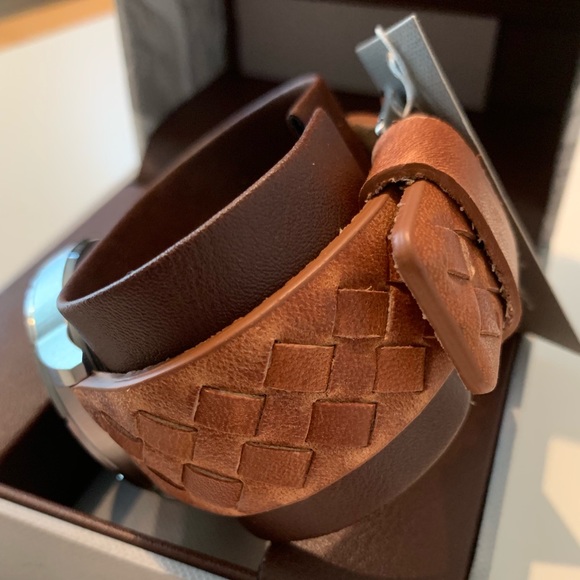 Tommy Bahama Men’s Blue Dial Leather Band Watch NW - Picture 2 of 6